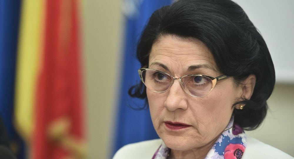 Ecaterina Andronescu, DEMISA de la Ministerul Educatiei