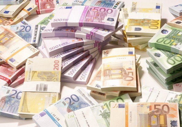 Dobanzile au luat foc, anuntul zilei de la BNR da fiori reci romanilor imprumutati la banci