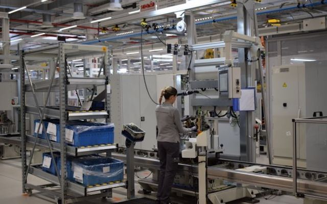 Dupa o investitie de peste 200 de milioane de euro, Daimler inaugureaza la Sebes linia de productie a unei transmisii de generatie noua