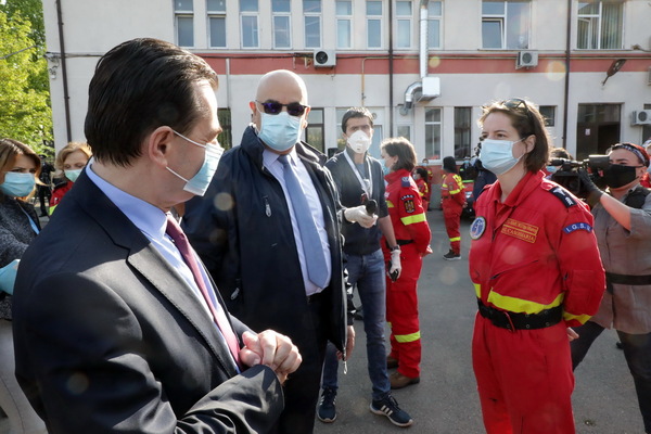 Romania ajuta Republica Moldova cu o echipa de 42 de medici si asistenti medicali si cu 500.000 de masti