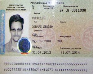 Un fost agent KGB: "Rusii l-au ademenit pe Snowden la Moscova"