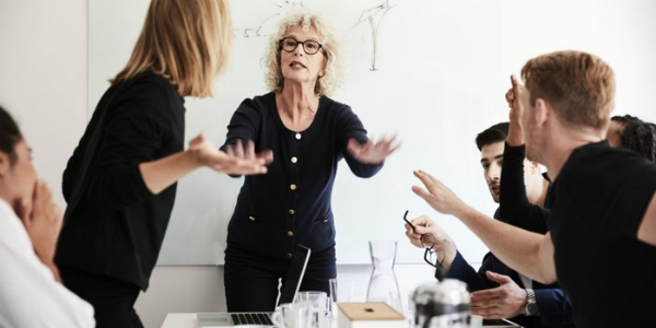 Femeia manager vs barbatul manager. Cine are mai multe sanse de avansare profesionala