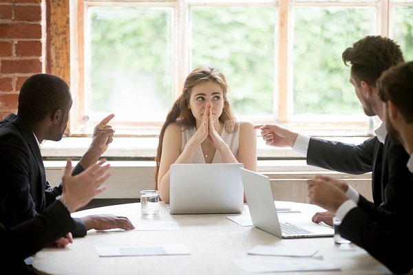 Cum sa incetezi sa iei lucrurile personal la job