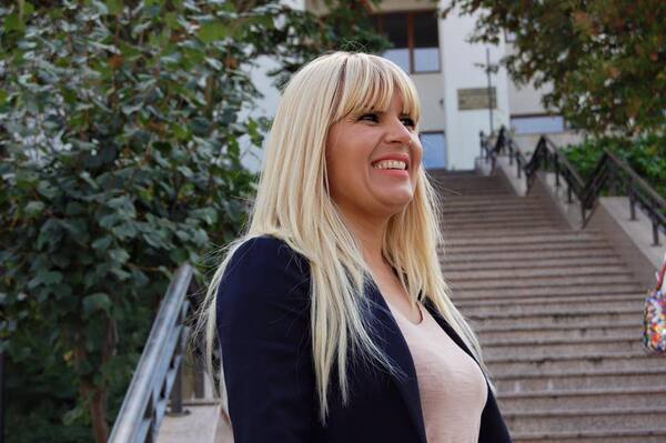 Elena Udrea - blonda care a facut furori pe vremea lui Basescu, implicata in cel mai extravagant proiect imobiliar care s-a construit vreodata in Romania