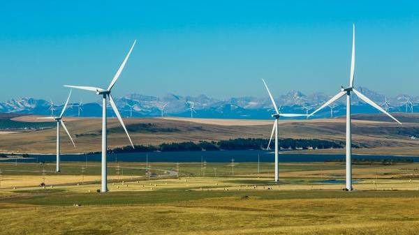 Codul galben invarteste turbinele verzi. Aproape 50% din energia electrica produsa in Romania provine din surse regenerabile