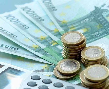 Cursul euro pierde 0,25%, ajungand la 4,6540 lei