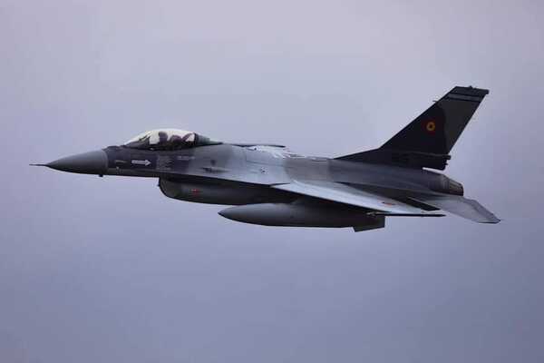 Ceremonie de receptie pentru ultima aeronava F-16 din lotul de cinci care completeaza Escadrila 53 Vanatoare