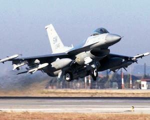Egiptul arde, iar americanii pun gaz pe foc cu avioane de vanatoare F-16