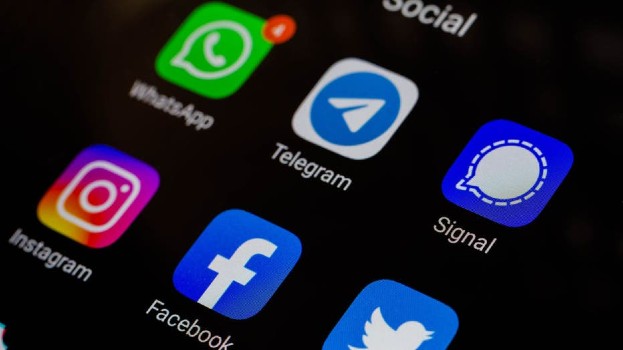 Whatsapp, Facebook si Instagram au picat in toata lumea: ce se intampla cu retelele sociale