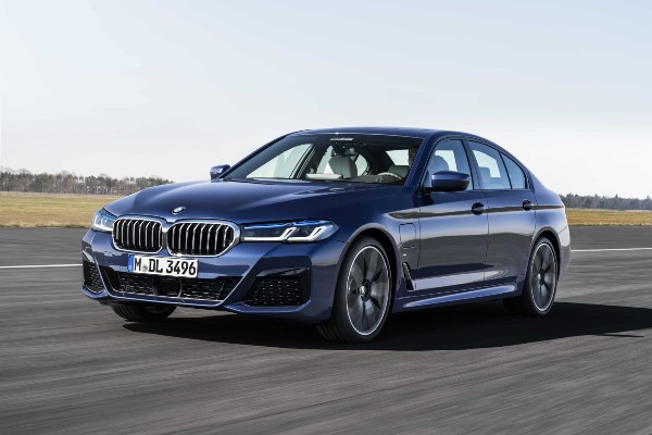 Facelift pentru BMW Seria 5. Faruri, tehnologii si motorizari noi