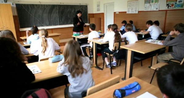 Ministrul Educatiei face denunt penal pentru informatiile false aparute in spatiul public, conform carora scoala ar incepe pe 6 aprilie