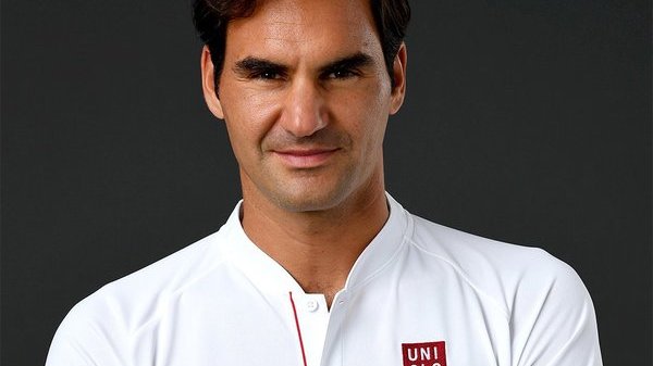 Pentru 300 de milioane de dolari, Roger Federer a schimbat Nike cu UNIQLO