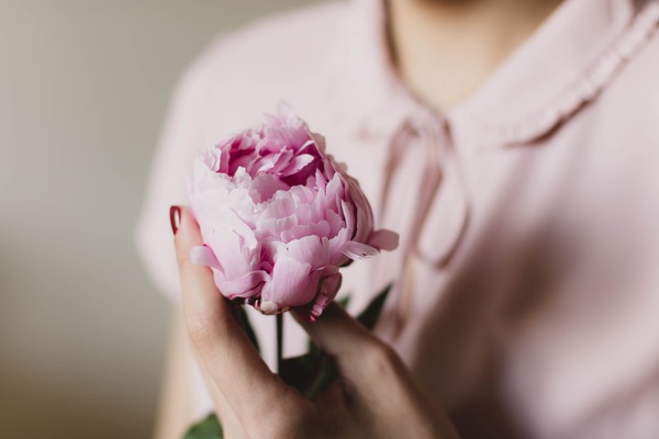 De Ziua Internationala a Femeii, florile sunt cadoul considerat cel mai potrivit de catre 85% dintre romani