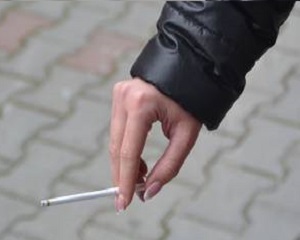 O companie ofera zile de concediu in plus angajatilor care nu fumeaza. Explicatia conducerii