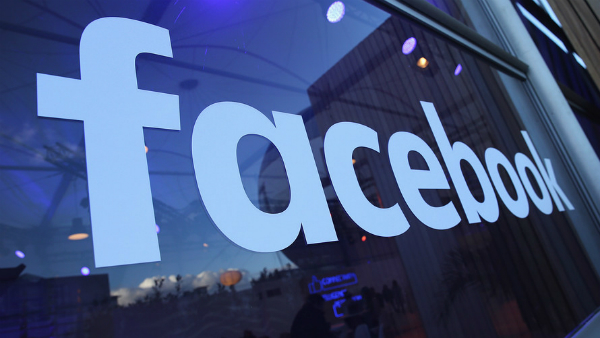 Facebook face dezvaluiri: Numarul victimelor Cambridge Analytica este mult mai mare