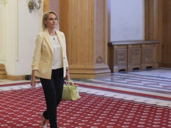 Buna dimineata, doamna Firea