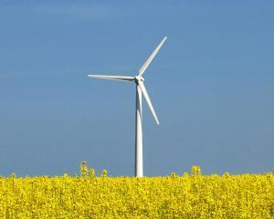 Germania scumpeste electricitatea pentru a incuraja energia verde