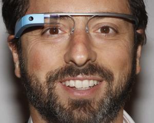 Cati romani au testat ochelarii Google Glass
