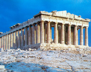 Grecia este plina de turisti asa cum este plina de datorii