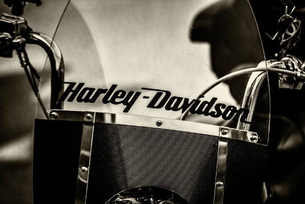 Harley-Davidson isi muta productia de motociclete in afara SUA. Trump critica decizia