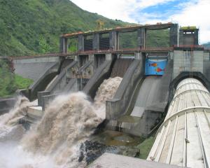 Sindicalistii si conducerea Hidroelectrica isi continua telenovela