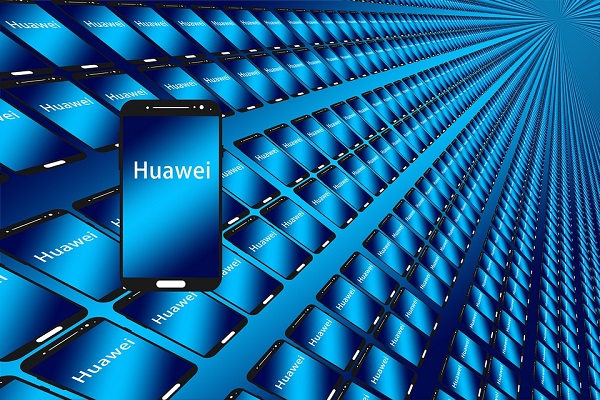 Huawei a devenit lider mondial pe piata telefoanelor inteligente, in pofida boicotului comercial impus de Statele Unite