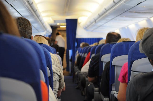 IATA: Companiile aeriene propun ca toti pasagerii sa fie testati COVID inainte de zbor