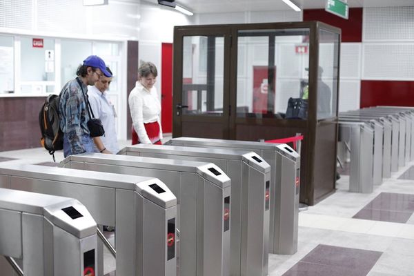 Metrorex permite plata calatoriilor cu orice dispozitiv contactless