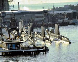 In ce fel de baza militara secreta isi testeaza noile submarine Marina SUA