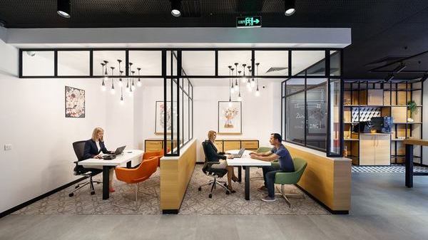 Acasa la ING: banca a inaugurat un nou concept de office, care pune accent pe experienta clientilor