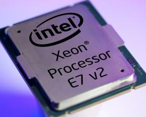 Intel mai face un pas spre Internet of All Things, cu ajutorul Intel Xeon E7