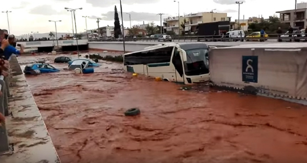 Zone turistice din Grecia, inundate. Ce se intampla cu vacantele romanilor