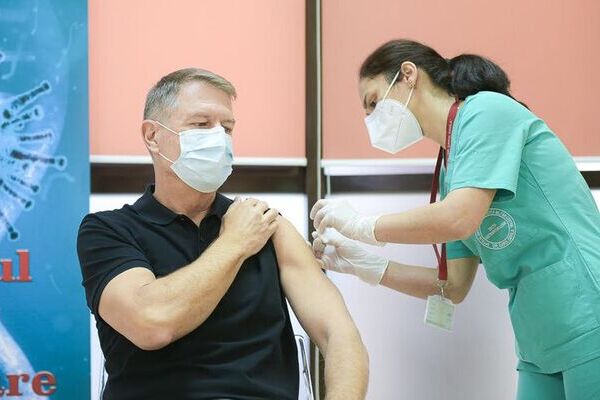 Presedintele Iohannis s-a imunizat anti-COVID-19