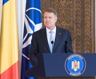 Iohannis si Ciolos le ureaza la multi ani celor cu nume de flori