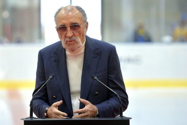 Tiriac preia afacerile unui gigant care abandoneaza Romania