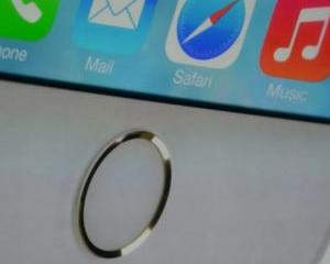 Apple a lansat iPhone-ul "pentru saraci", precum si temerarul iPhone 5S