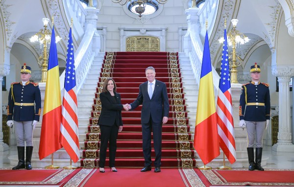 Principalele declaratii ale Kamalei Harris si Klaus Iohannis, la intalnirea istorica de vineri
