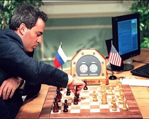 10 februarie 1996: campionul mondial de sah Gary Kasparov pierde prima partida in fata unui computer