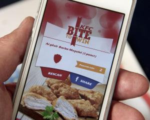 Aplicatia "Bite to win" de la KFC, 10.000 de descarcari