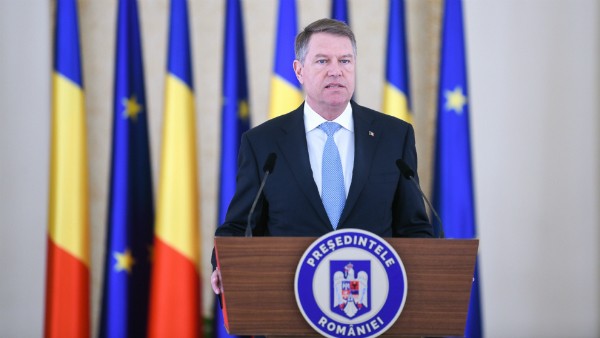 Klaus Iohannis cere anularea acordului dintre MAI si Patriarhia Romana privind relaxarea restrictiilor in noaptea de Inviere