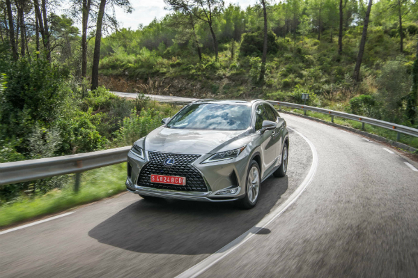 Lexus anunta noul RX 450h, primul crossover de lux