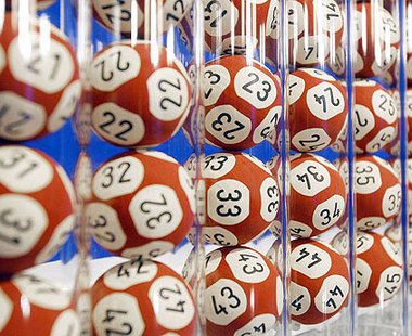 "Biletul" castigator la Loteria bonurilor fiscale: 772 de lei, pe 11 octombrie 2015