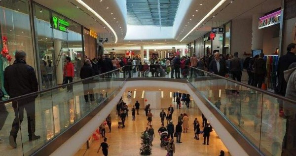 Ministrul Economiei, despre redeschiderea mall-urilor: E posibil sa mai ramana inchise doar doua saptamani
