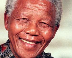 Rudele lui Nelson Mandela se lupta pentru mostenire