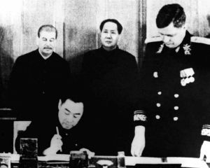 15 februarie 1950: URSS si R.P.Chineza semneaza tratatul de asistenta militara reciproca