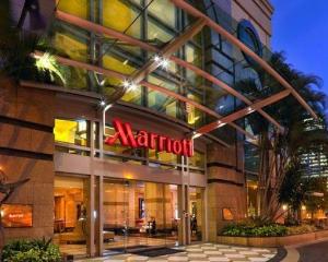 Arest la domiciliu la ... Marriott