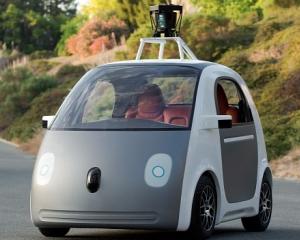 Masinile autonome de la Google nu pot circula pe timp de ploaie