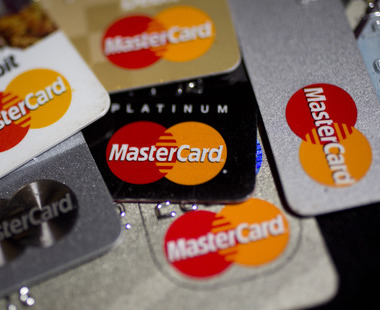 Parteneriat intre MasterCard si Uber pentru promovarea platilor cu cardul de pe telefonul mobil