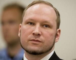 Criminalul Breivik vrea sa revina pe bancile scolii