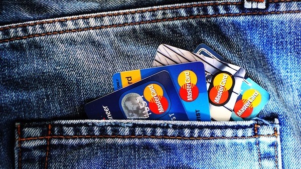 Banca Romaneasca opreste sistemul de carduri pentru verificarea, intretinerea si actualizarea aplicatiilor si echipamentelor IT